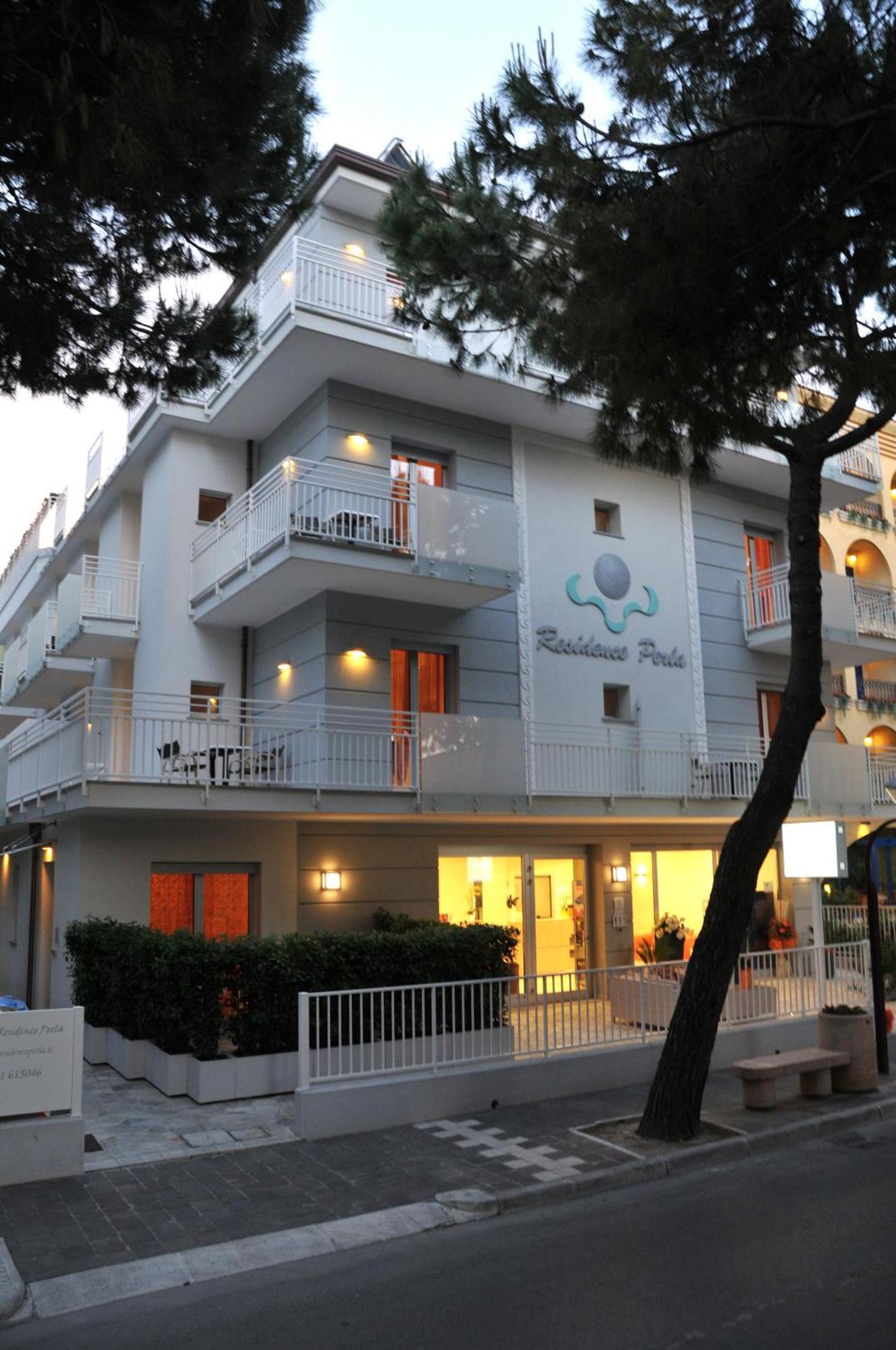 佩拉公寓式酒店 米萨诺阿德里亚蒂科 外观 照片